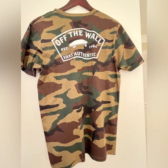 Vans Camo Tshirt, Size Med, Cutom Fit, - Picture 5 of 8